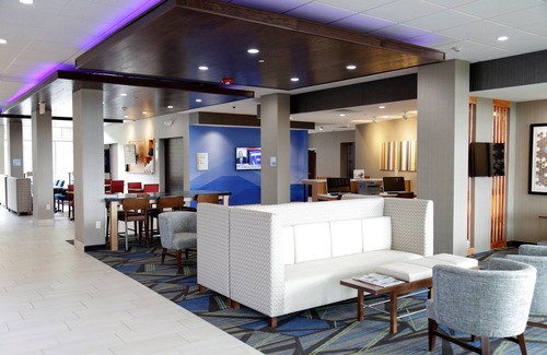 Alabaster Hotel | Holiday Inn Express & Suites Alabaster by IHG
