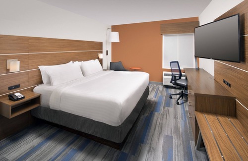 College Park Hotel | Holiday Inn Express & Suites College Park-University Area by IHG