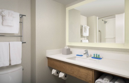College Park Hotel | Holiday Inn Express & Suites College Park-University Area by IHG