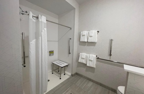 Fort Smith Hotel | Holiday Inn Express & Suites - Ft. Smith - Airport by IHG