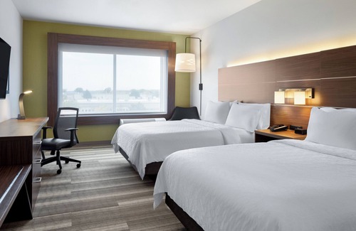 Middleton Hotel | Holiday Inn Express & Suites Madison West - Middleton by IHG