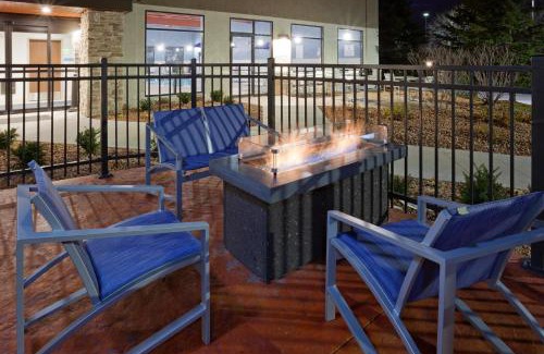 Golden Valley Hotel | Holiday Inn Express & Suites Minneapolis - West End by IHG