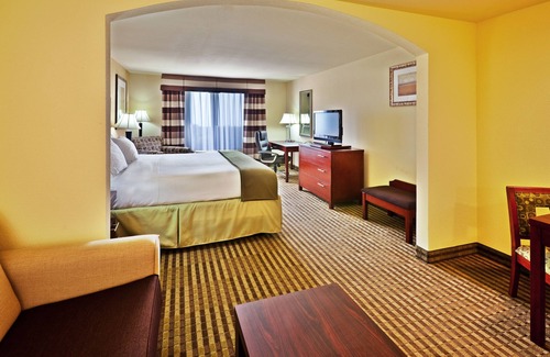 Ponca City Hotel | Holiday Inn Express & Suites Ponca City by IHG