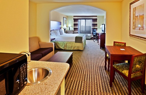 Ponca City Hotel | Holiday Inn Express & Suites Ponca City by IHG