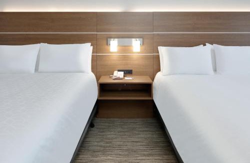 San Antonio Hotel | Holiday Inn Express & Suites San Antonio NW near SeaWorld by IHG