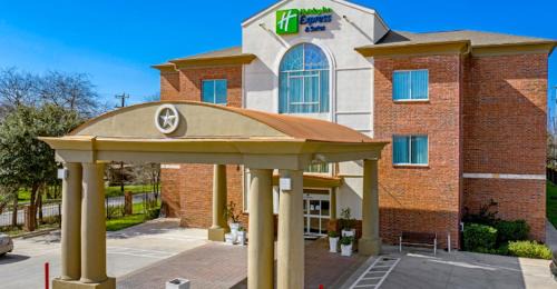 Southside Hotel | Holiday Inn Express & Suites San Antonio South by IHG