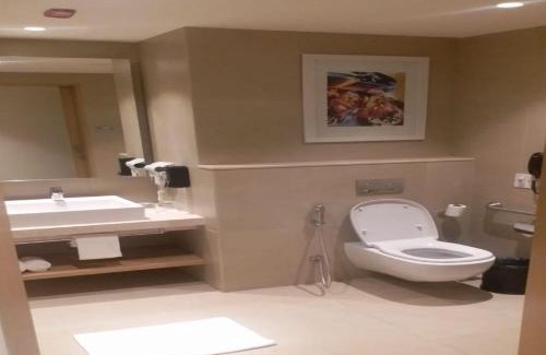 Hoskote Hotel | Holiday Inn Express & Suites Bengaluru Old Madras Road by IHG
