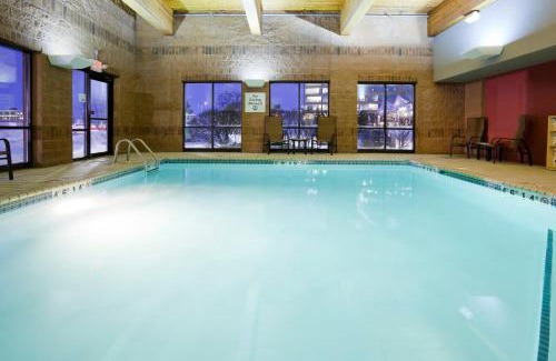 Bloomington Hotel | Holiday Inn Express & Suites Bloomington West by IHG