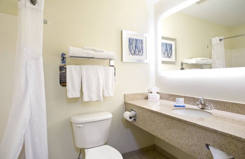 Brookings Hotel | Holiday Inn Express & Suites Brookings by IHG
