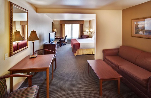 Brookings Hotel | Holiday Inn Express & Suites Brookings by IHG
