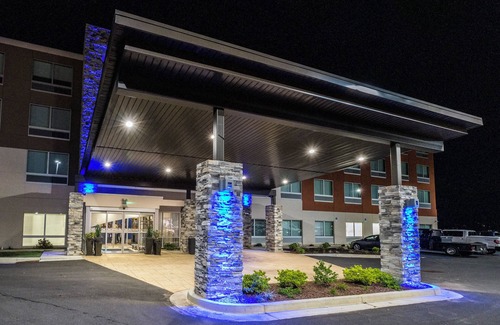 Commerce Hotel | Holiday Inn Express & Suites Commerce by IHG