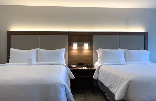 Danville Hotel | Holiday Inn Express & Suites Danville by IHG