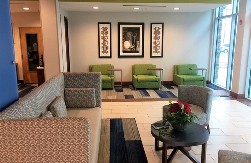 Danville Hotel | Holiday Inn Express & Suites Danville by IHG