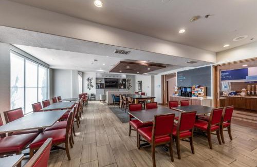 Fossil Creek Hotel | Holiday Inn Express & Suites Fort Worth - Fossil Creek by IHG