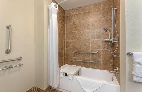 Lafayette Hotel | Holiday Inn Express & Suites Lafayette East by IHG