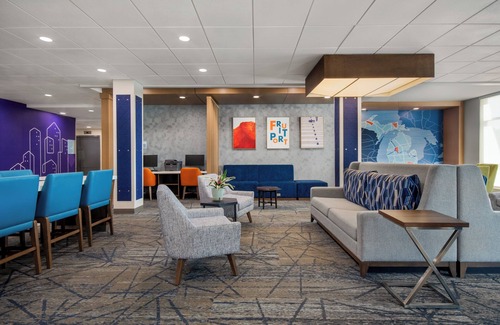 Muskegon Hotel | Holiday Inn Express & Suites Muskegon - Grand Haven by IHG