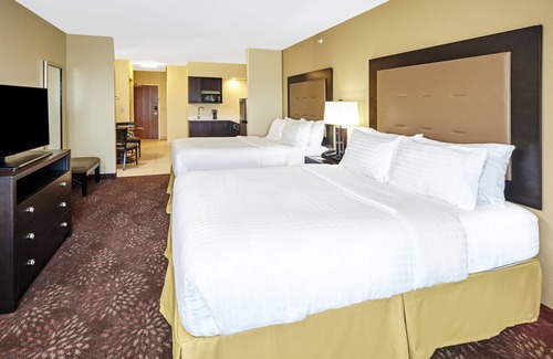 Sandusky Hotel | Holiday Inn Express & Suites Sandusky by IHG