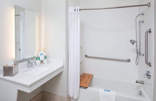 Texarkana Hotel | Holiday Inn Express & Suites Texarkana by IHG
