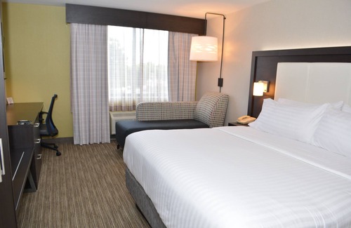 Waterville Hotel | Holiday Inn Express & Suites Waterville - North by IHG
