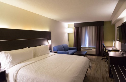 Airport Road Business Centre Hotel | Holiday Inn Express & Suites Brampton by IHG