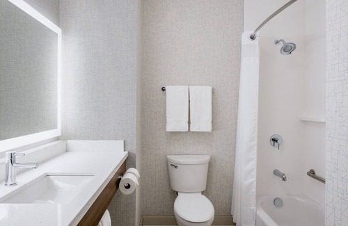 Dilworth Mountain Estates Hotel | Holiday Inn Express & Suites Kelowna - East by IHG