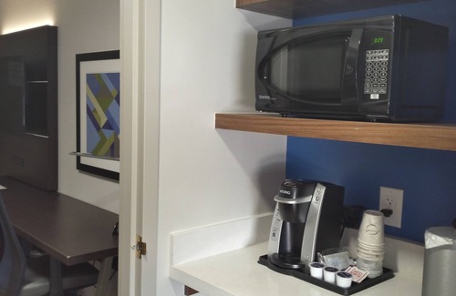 Sheridan Hotel | Holiday Inn Express & Suites Mississauga-Toronto Southwest by IHG