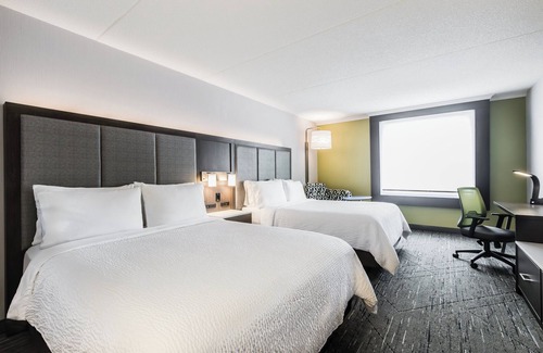 Northeast Mississauga Hotel | Holiday Inn Express & Suites Toronto Airport South by IHG
