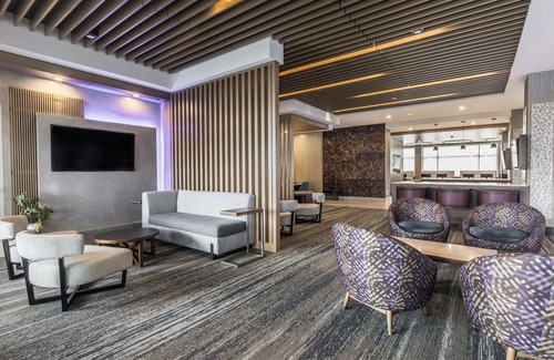 Northeast Mississauga Hotel | Holiday Inn Express & Suites Toronto Airport South by IHG