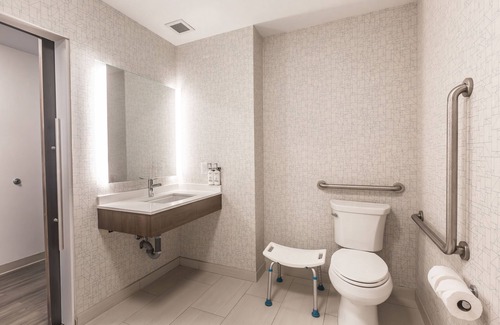 Welland Hotel | Holiday Inn Express & Suites Welland by IHG