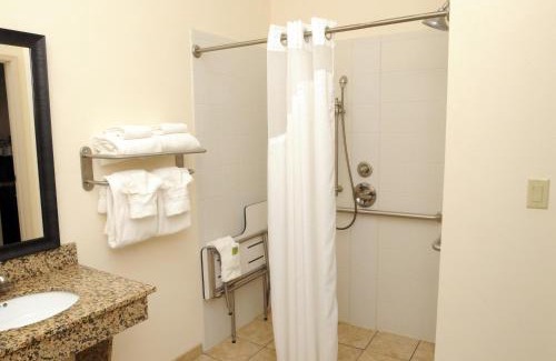 Cambridge Hotel | Holiday Inn Express & Suites Cambridge by IHG