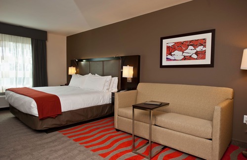Easton Hotel | Holiday Inn Express & Suites Columbus - Easton Area by IHG