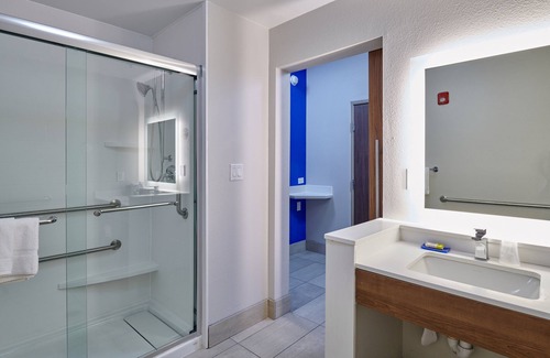 El Dorado West Hotel | Holiday Inn Express & Suites El Paso East-Loop 375 by IHG