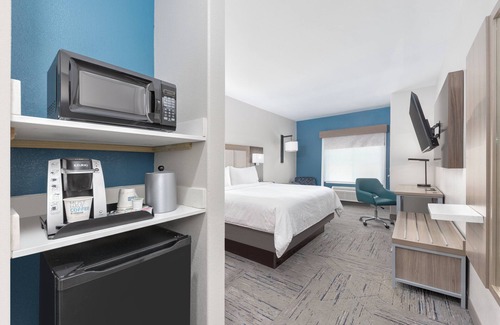 Granbury Hotel | Holiday Inn Express & Suites Granbury by IHG