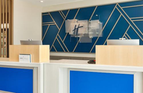 Hayward Hotel | Holiday Inn Express & Suites Hayward - Castro Valley by IHG