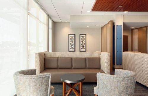 Hayward Hotel | Holiday Inn Express & Suites Hayward - Castro Valley by IHG