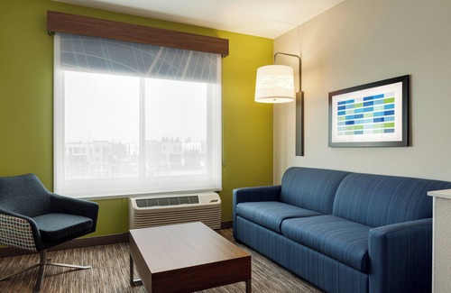 Hayward Hotel | Holiday Inn Express & Suites Hayward - Castro Valley by IHG