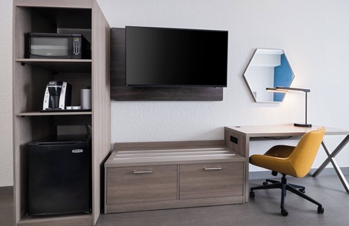 Lakeland Hotel | Holiday Inn Express & Suites Lakeland North - I-4 by IHG