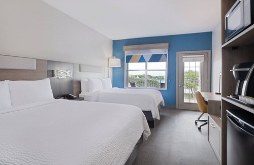 Lakeland Hotel | Holiday Inn Express & Suites Lakeland North - I-4 by IHG