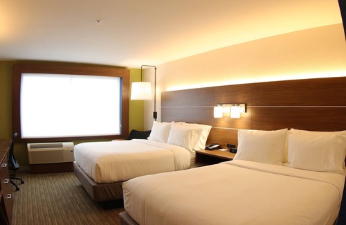Livonia Hotel | Holiday Inn Express & Suites Detroit Northwest - Livonia by IHG