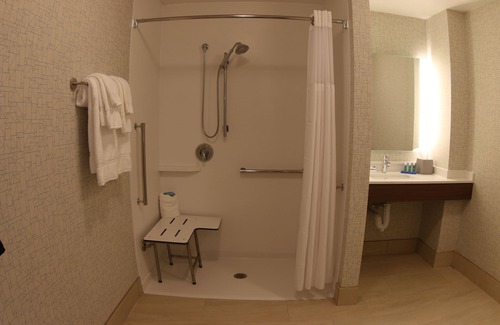 Livonia Hotel | Holiday Inn Express & Suites Detroit Northwest - Livonia by IHG
