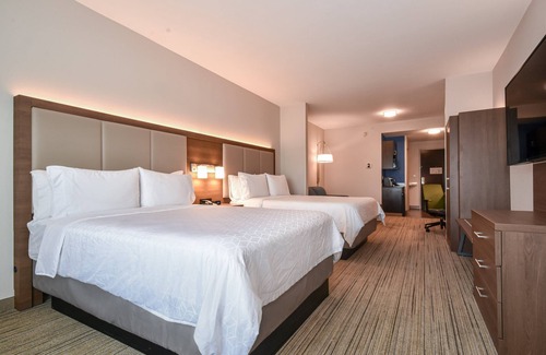 Matthews Hotel | Holiday Inn Express & Suites Charlotte Southeast - Matthews by IHG