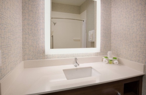 Pahrump Hotel | Holiday Inn Express & Suites Pahrump by IHG