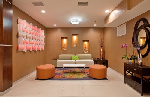 Airport Township Hotel | Holiday Inn Express & Suites St Louis Airport by IHG