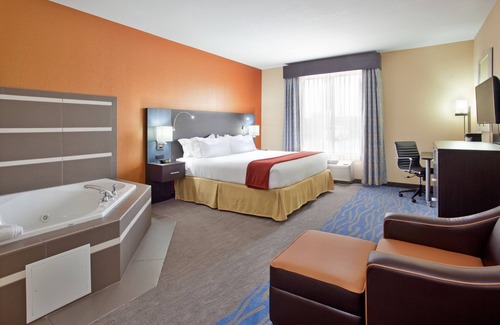 Airport Township Hotel | Holiday Inn Express & Suites St Louis Airport by IHG