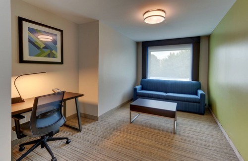 Woodbine Hotel | Holiday Inn Express & Suites Corbin by IHG