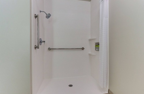 Woodbine Hotel | Holiday Inn Express & Suites Corbin by IHG