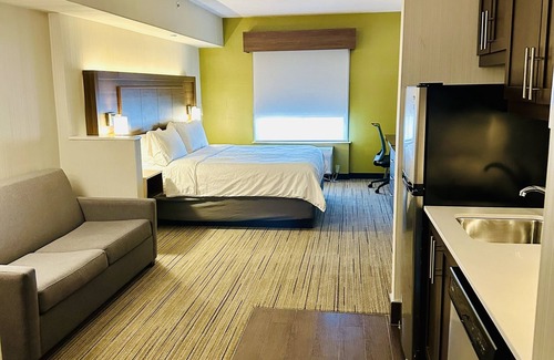 Halton Regional Municipality Hotel | Holiday Inn Express & Suites Milton by IHG