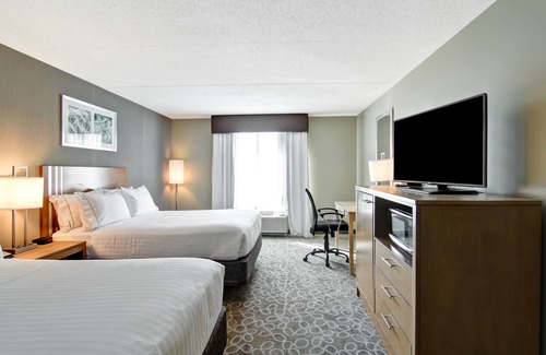 Durham Region Hotel | Holiday Inn Express & Suites Oshawa Downtown - Toronto Area by IHG