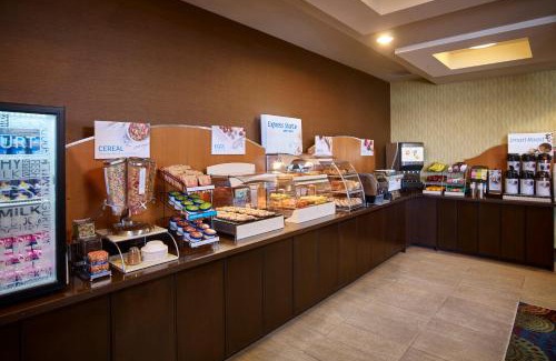 Timmins Hotel | Holiday Inn Express & Suites Timmins by IHG