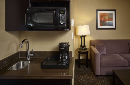 Timmins Hotel | Holiday Inn Express & Suites Timmins by IHG